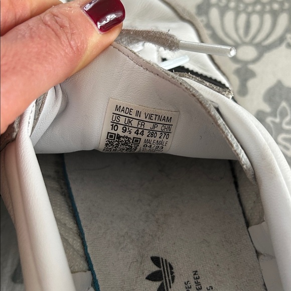 Adidas White and Black Sambas, size 10, - Picture 6 of 6